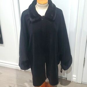 Jaquline Design Studio Faux Fur Trim Warm Winter Fleece Cape Shawl Jacket NEW